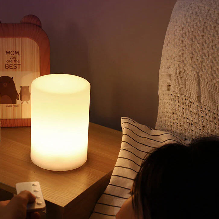 GeoLys LED Bordlampe – Geometrisk Design med Fjernbetjening