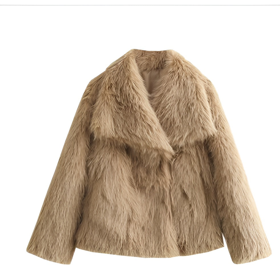 Corrine - Oversized imiteret pelsjakke med bred krave