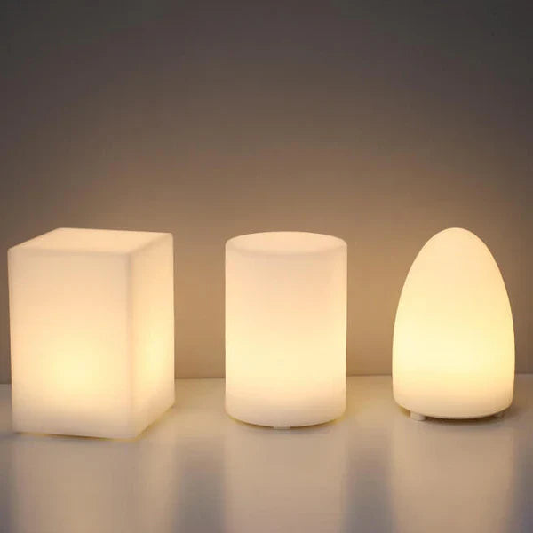 GeoLys LED Bordlampe – Geometrisk Design med Fjernbetjening