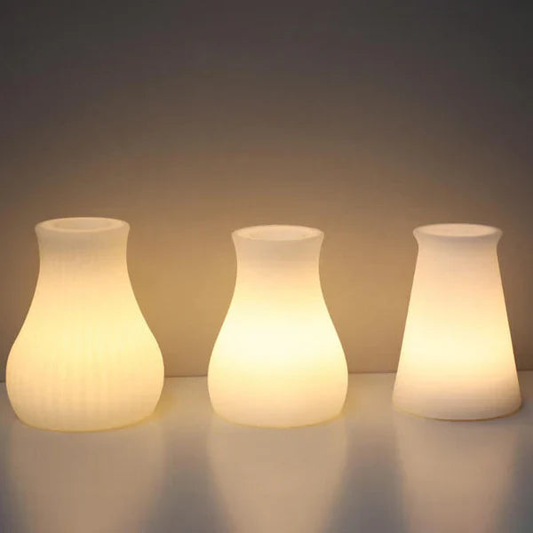 GeoLys LED Bordlampe – Geometrisk Design med Fjernbetjening