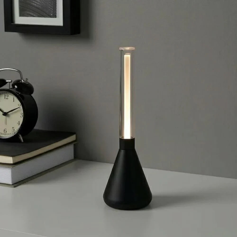 LumiCone - Moderne LED-bordlampe med klart rør og konisk base