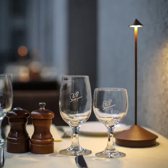 LumaGlow - Minimalistisk og energieffektiv LED skrivebordslampe