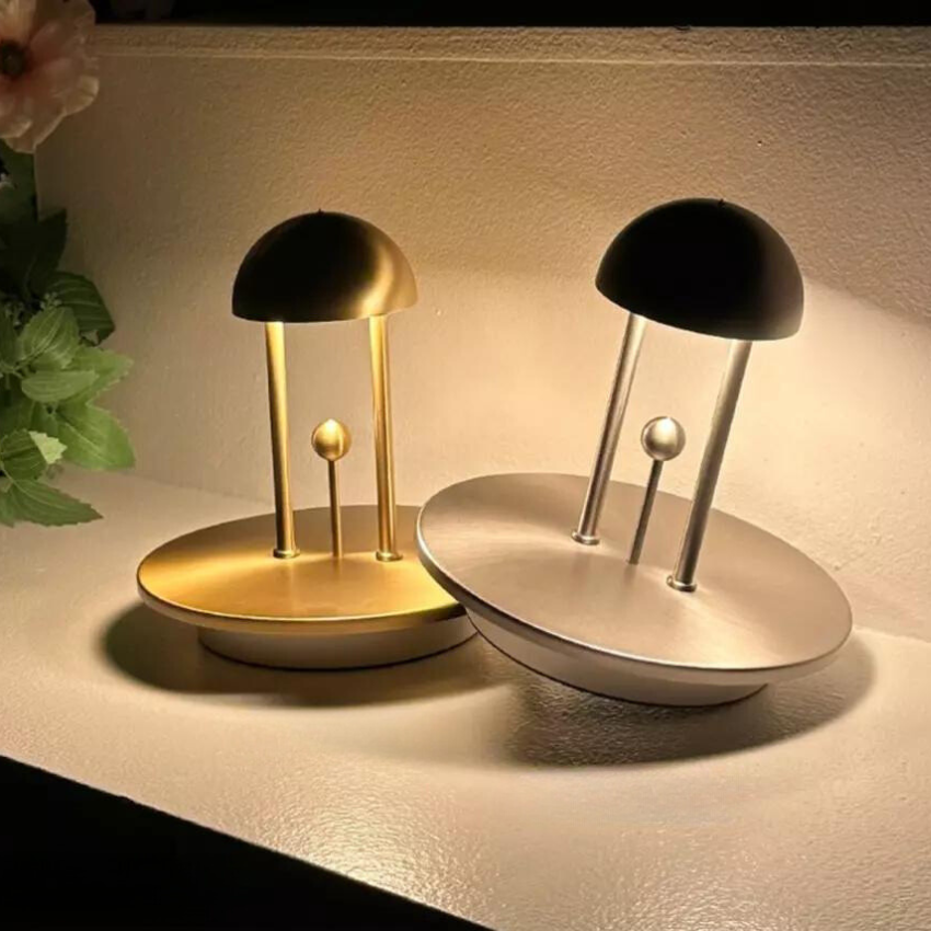 LumaDome Minimalistisk Bordlampe – Elegant Kuppeldesign