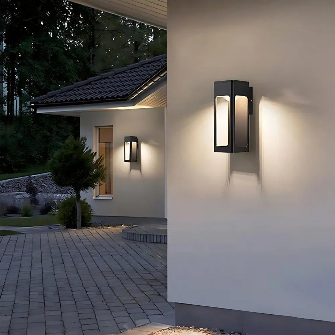 MotionGlow – Elegant Udendørs Væglampe med Bevægelsessensor