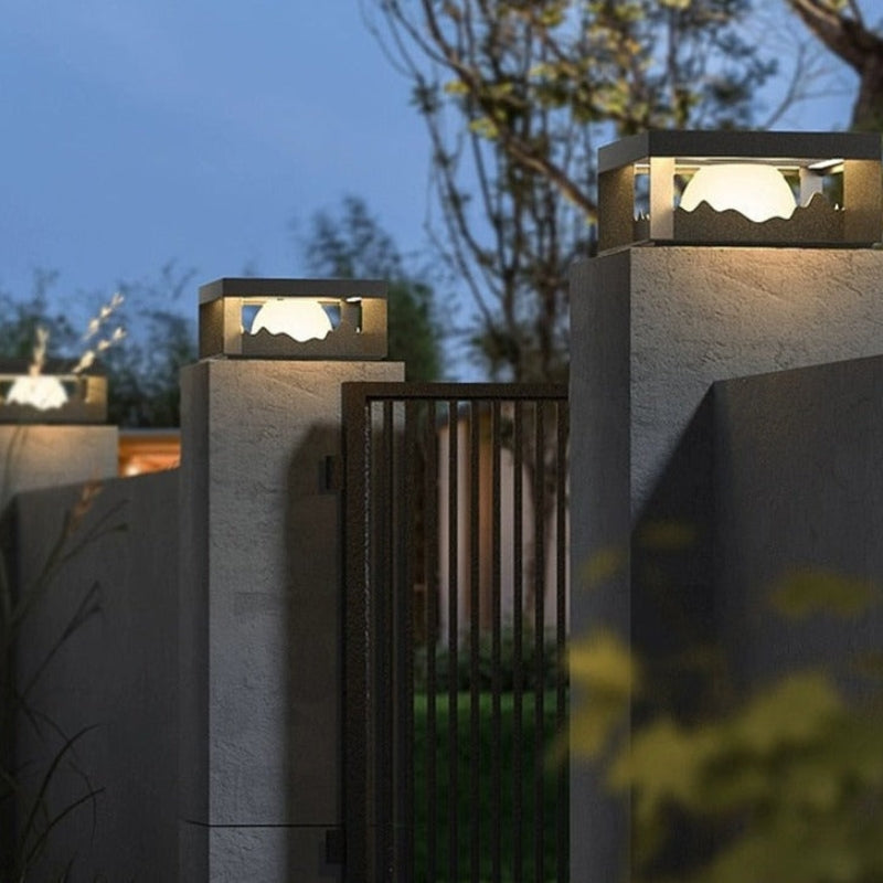 ClaraLux Solcellelampe – Moderne Væg- og Gulvlampe til Udendørsbrug