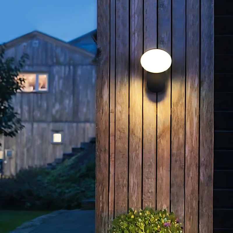 LumaGuard udendørs LED-lys med bevægelsessensor
