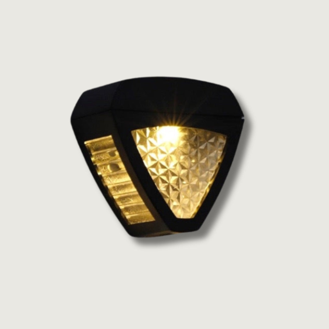 SolarLuxor – Solcelledrevet Udendørslampe med Egyptisk Elegance