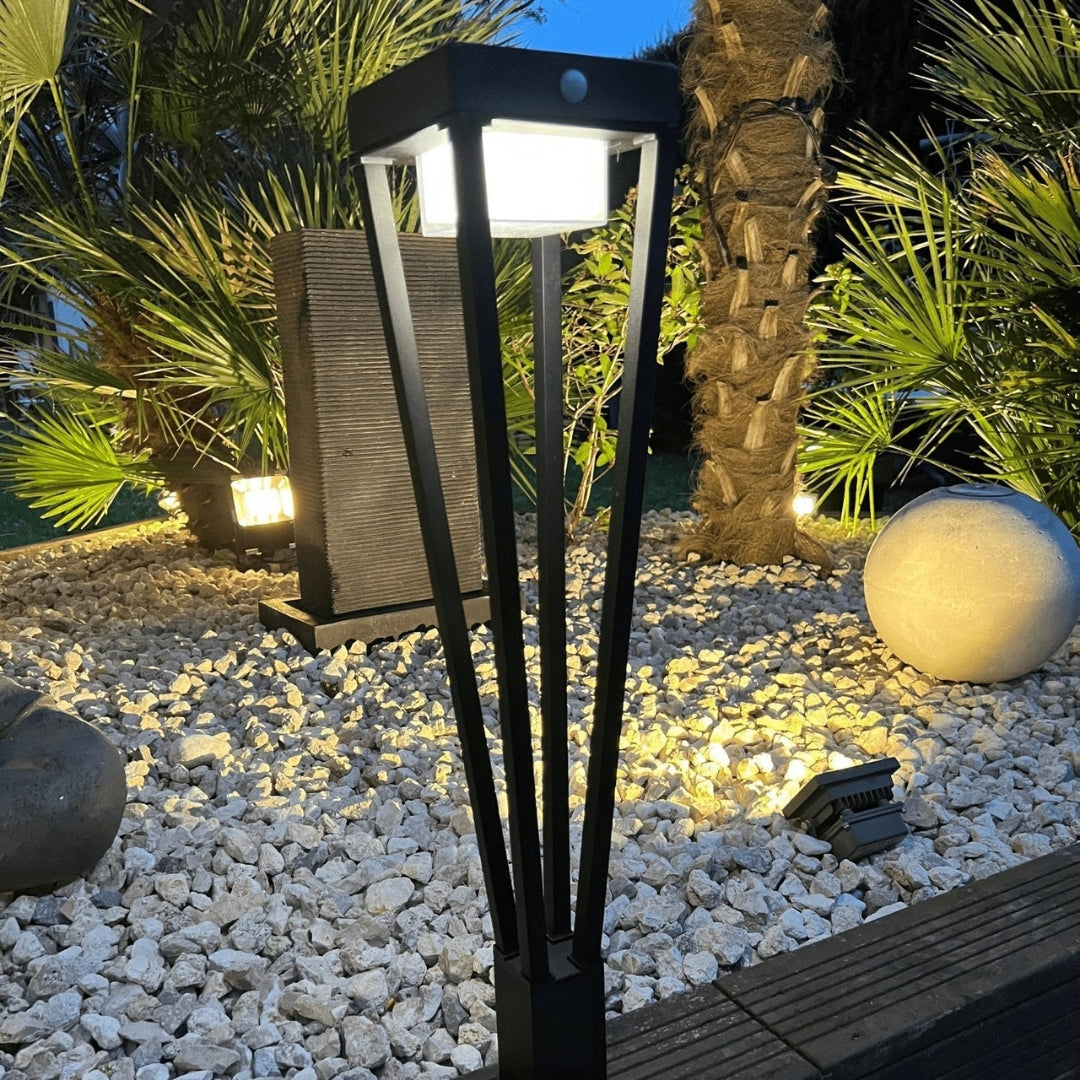 SolarGlow Udendørs Solcellelampe