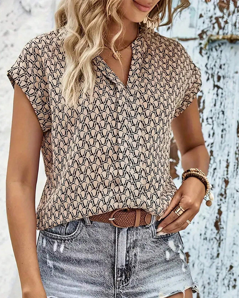 Elara – Elegant damebluse med V-udskæring