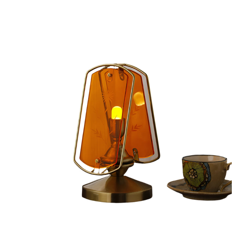 PetalGlow Bordlampe med Blomstergravering – Elegant Accentbelysning