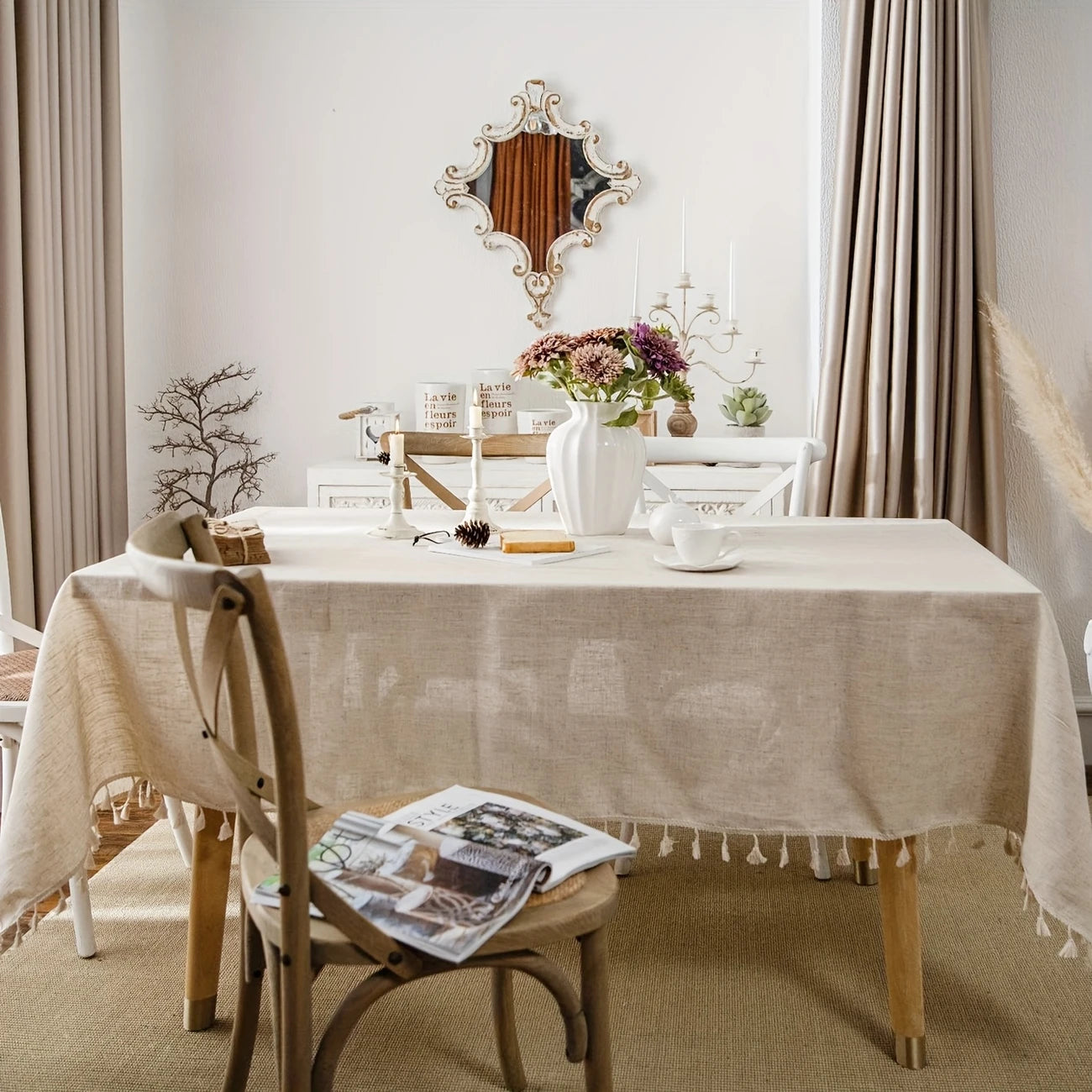 Elegant dug i hør med kvaster – vand-, olie- og pletbestandig, vaskbar