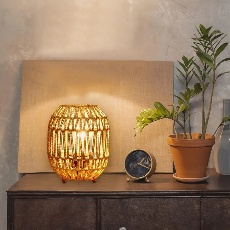 LumaAura Pålidelig Bordlampe med Unikt Design