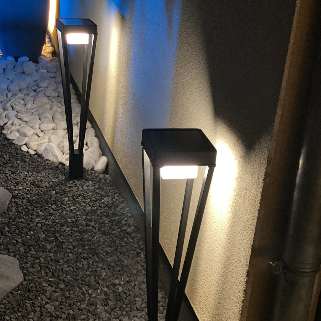 SolarGlow Udendørs Solcellelampe