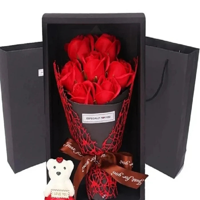 BlossomHug - Blomsterbuket med yndig bamse