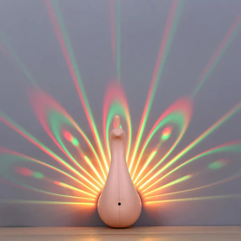 PeacockGlow LED-projektionslampe – Dekorativ lampe med fjernbetjening og farveeffekter