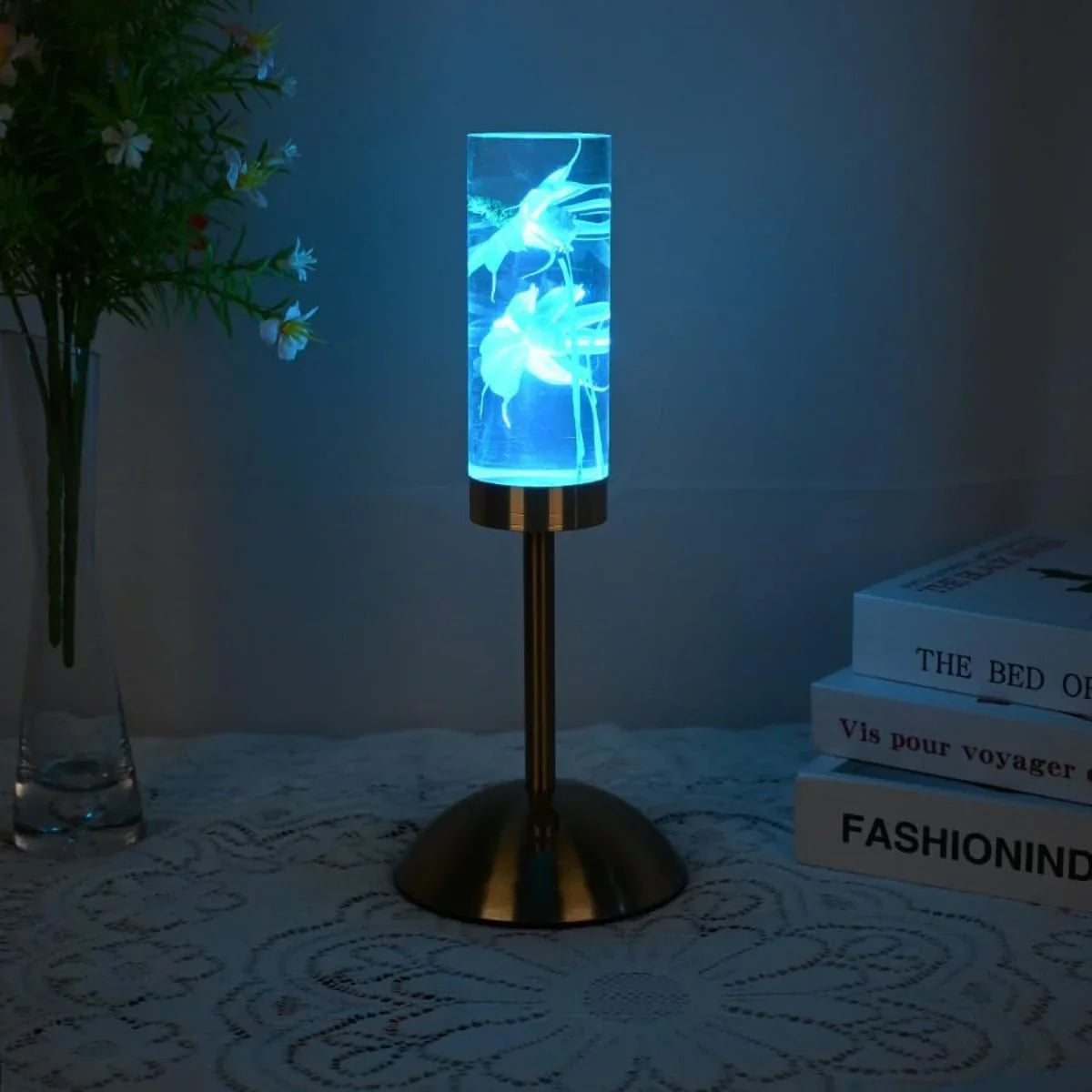 FloraGlow - LED bordlampe med blomsterfyldt klar cylinderfod