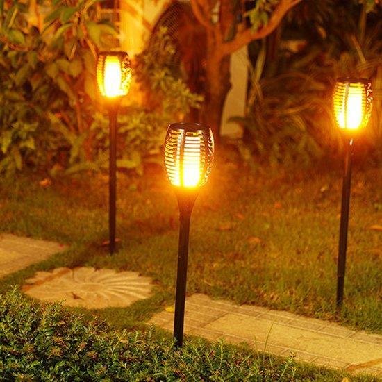 SolarFlame – Solcelledrevne LED Havefakler med Automatisk Tænd/Sluk Sensor