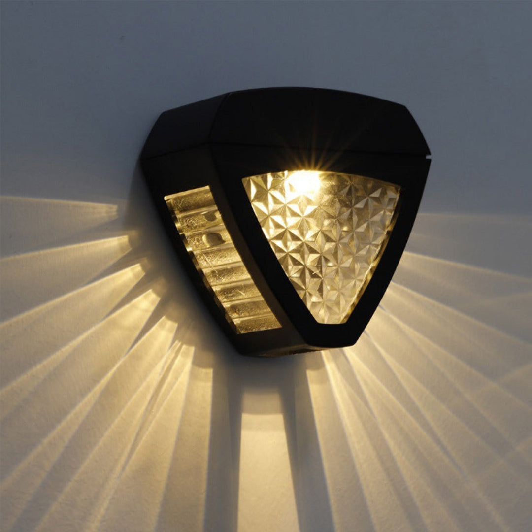 SolarLuxor – Solcelledrevet Udendørslampe med Egyptisk Elegance