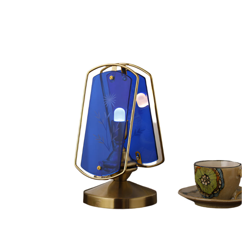 PetalGlow Bordlampe med Blomstergravering – Elegant Accentbelysning