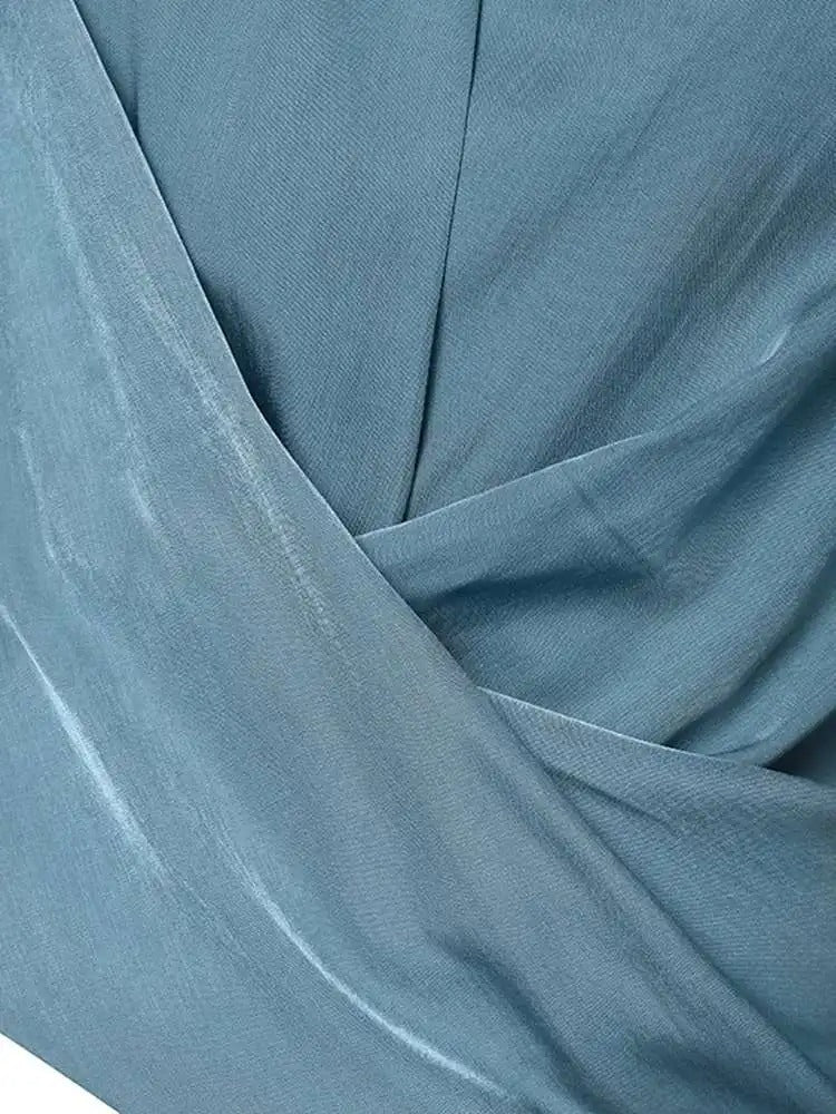 Amalie Elegant V-Hals Bluse med Lange Puffærmer – Damebluse til Hverdag og Fest