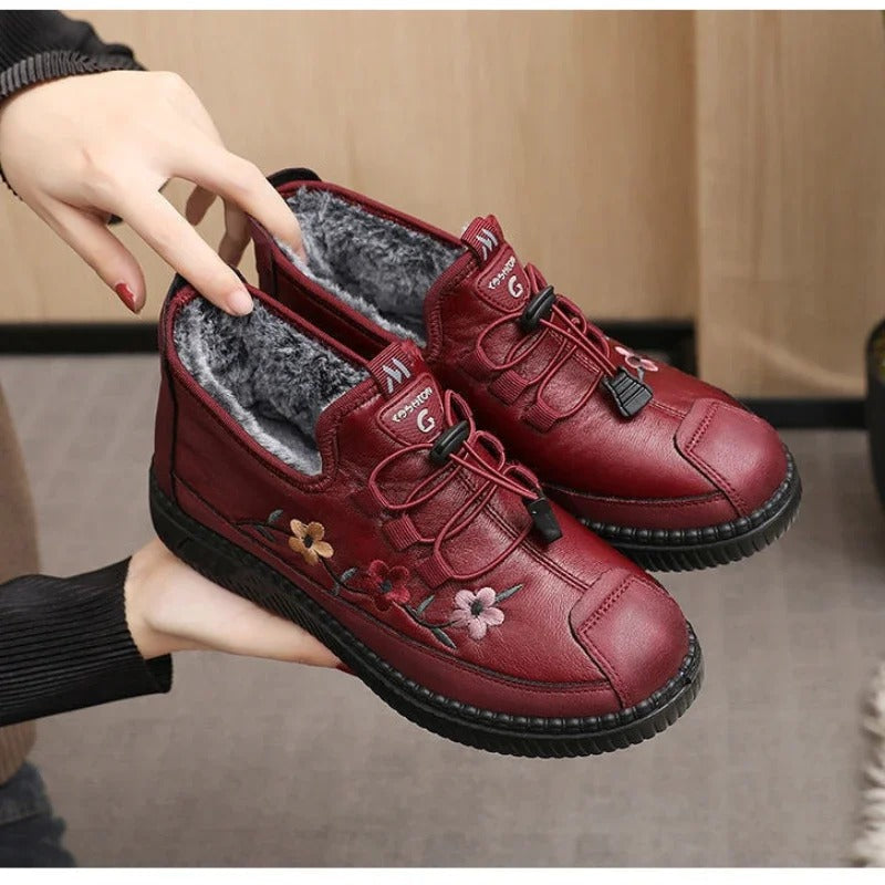 Victoria - Elegante broderede slip-on sko