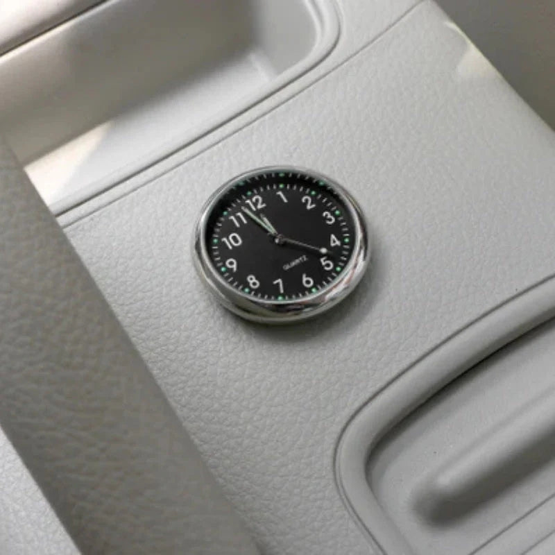 AutoTime Mini Rund Analog Ur til Bilens Interiør