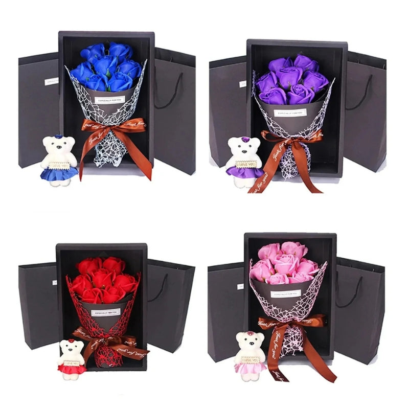 BlossomHug - Blomsterbuket med yndig bamse