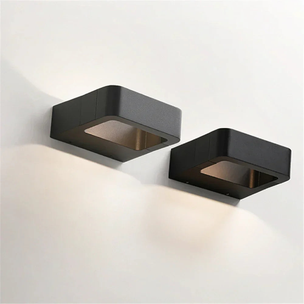 ClearSense LED-væglampe med bevægelsessensor og elegant design