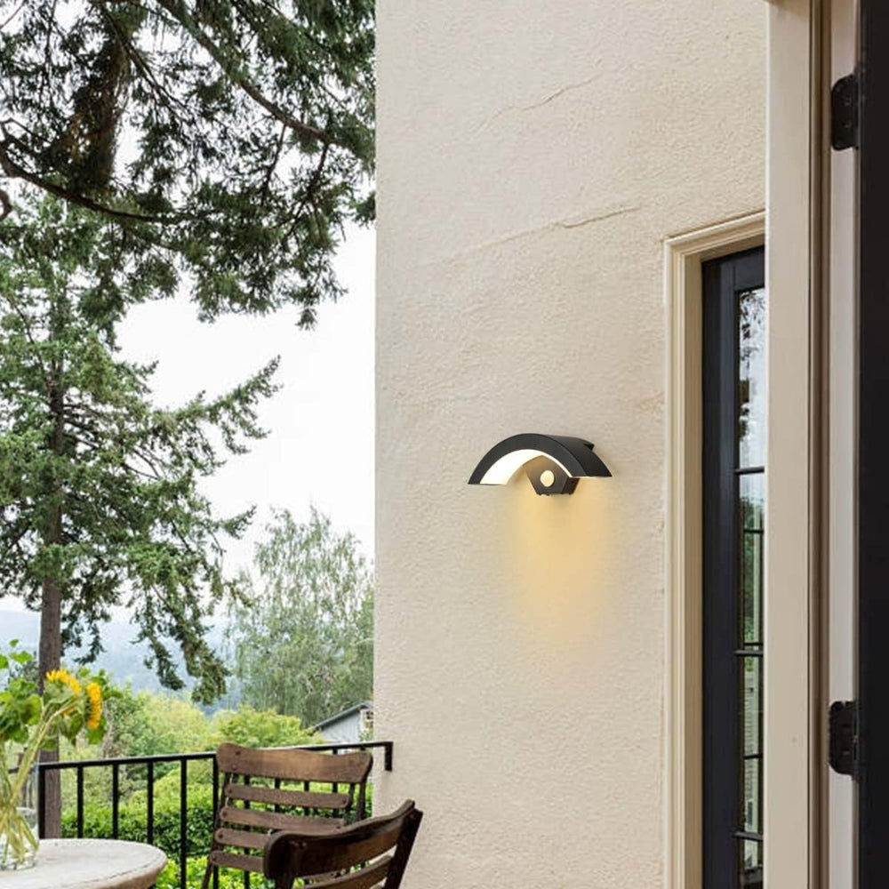 EyeGlow justerbar væglampe – elegant minimalistisk design