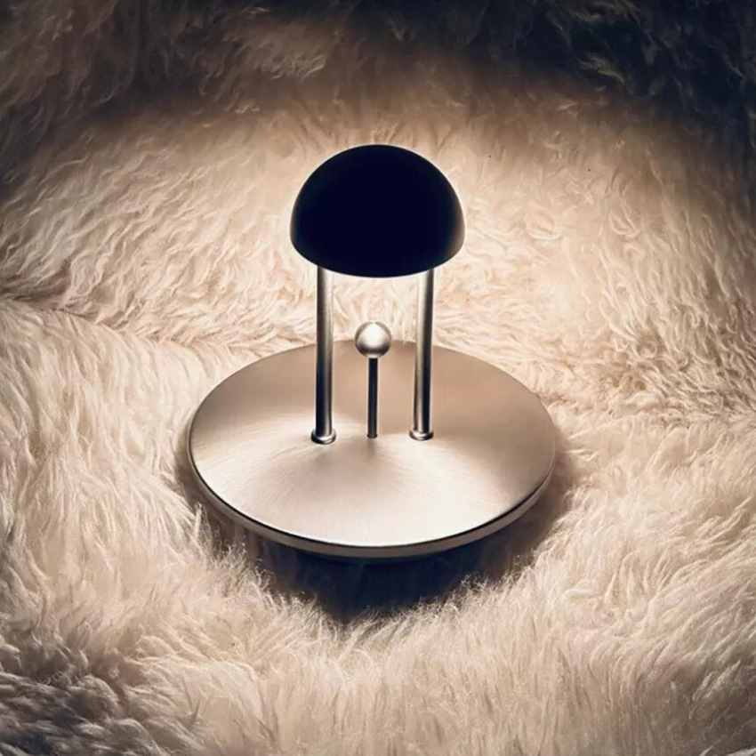 LumaDome Minimalistisk Bordlampe – Elegant Kuppeldesign