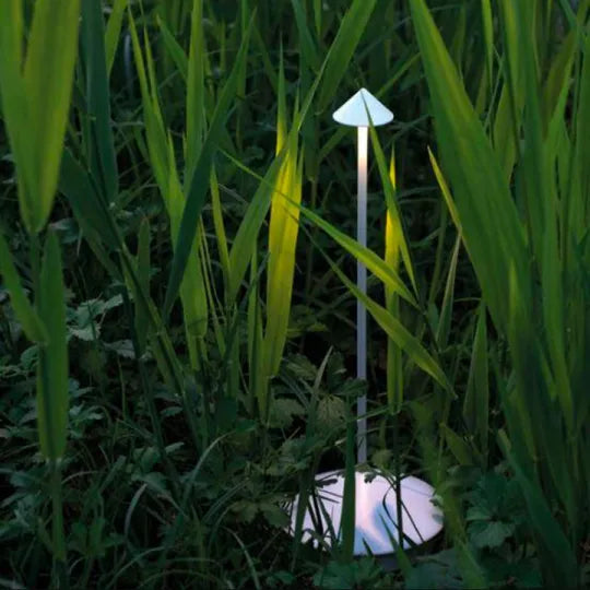 LumaGlow - Minimalistisk og energieffektiv LED skrivebordslampe