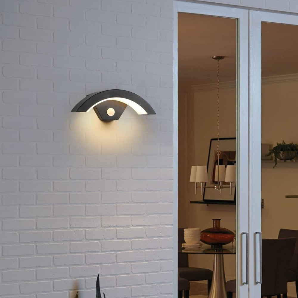 EyeGlow justerbar væglampe – elegant minimalistisk design