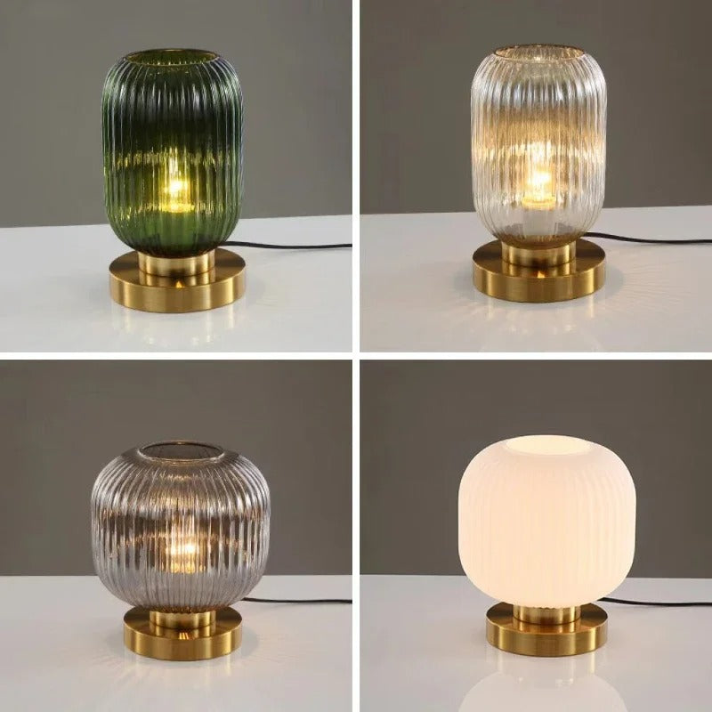 AuraGlow Elegant Bordlampe – Ribbet Design med Stemningsbelysning