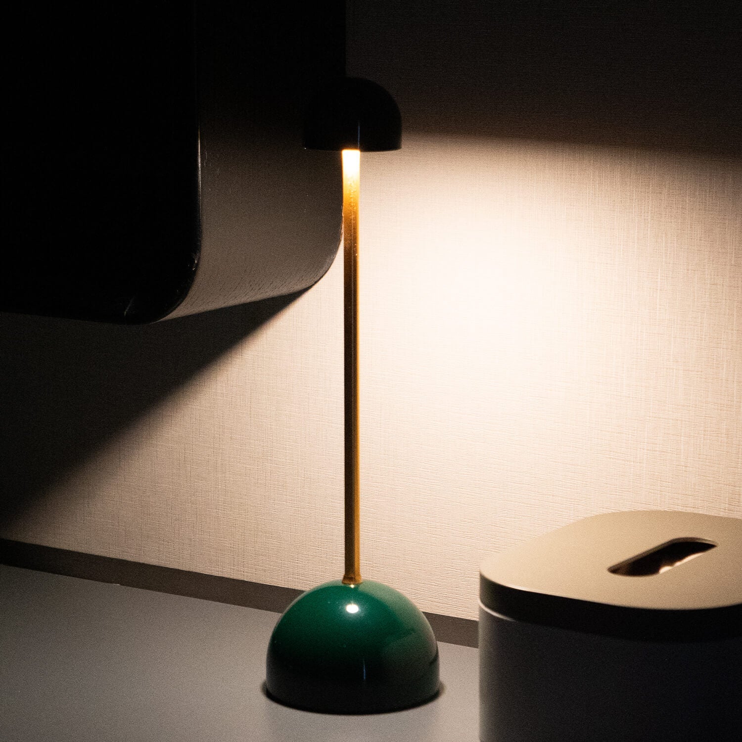 Soluna Minimalistisk Trådløs LED Bordlampe – Blødt, omgivende lys