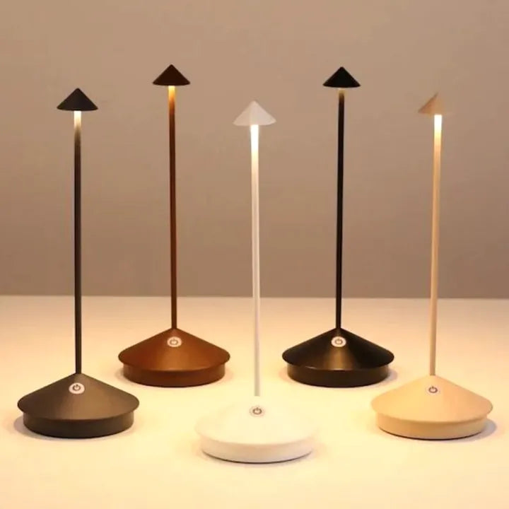 LumaGlow - Minimalistisk og energieffektiv LED skrivebordslampe