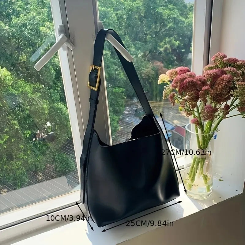 Cassandra - Hobo taske til kvinder med minimalistisk stil