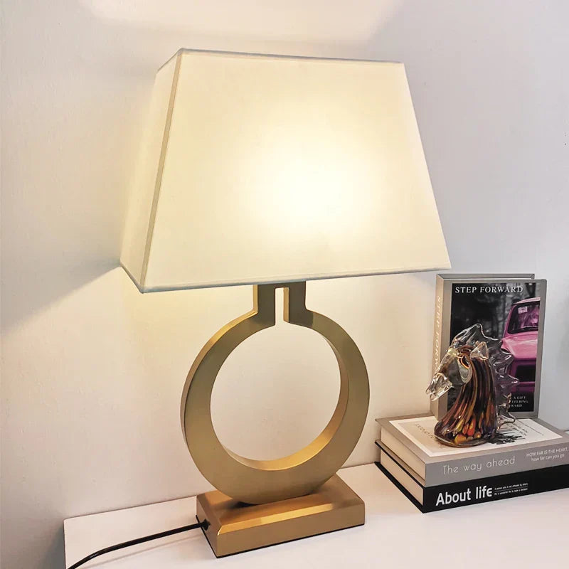 LumaLuxe Moderne Bordlampe