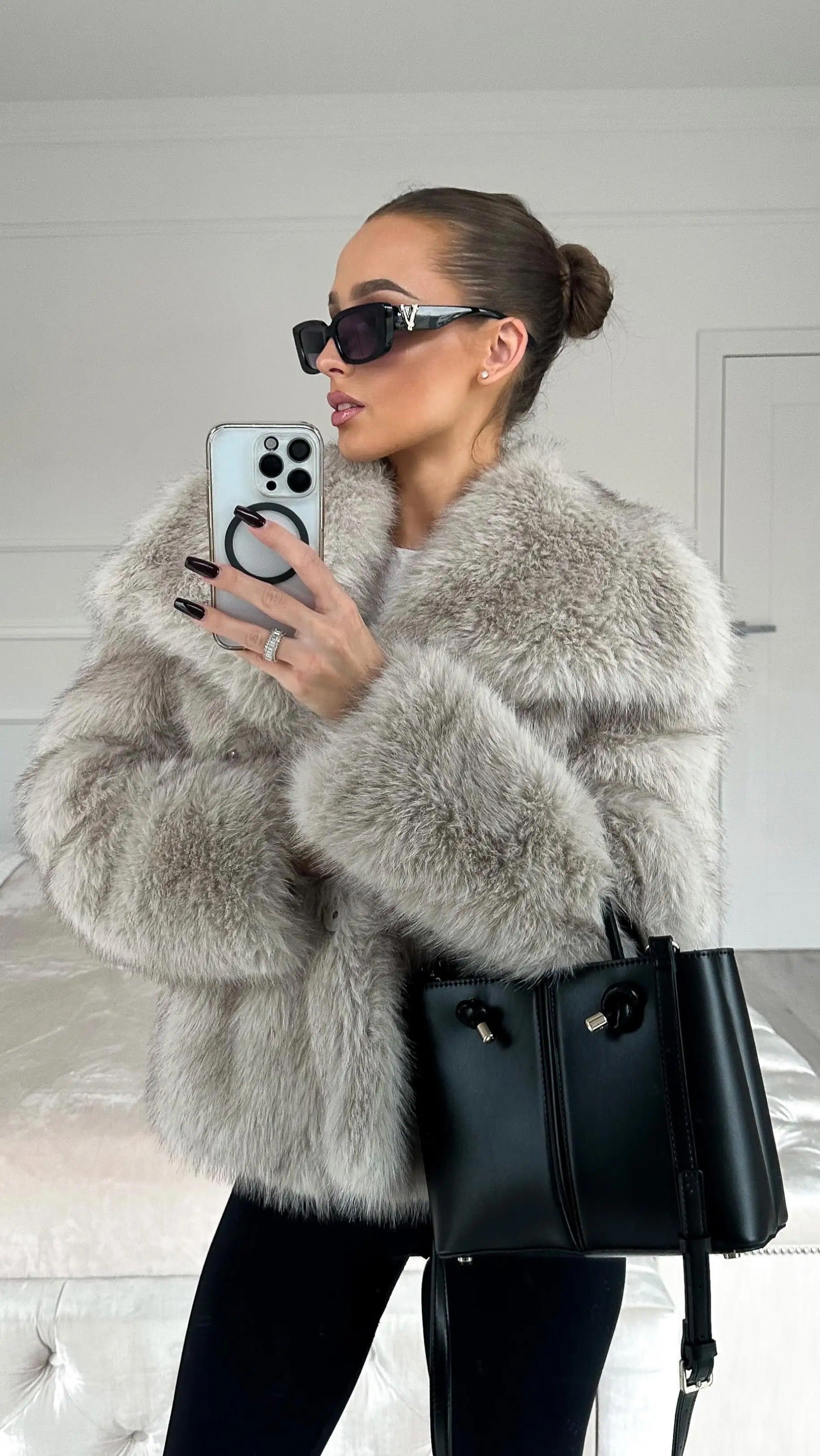 Corrine - Oversized imiteret pelsjakke med bred krave