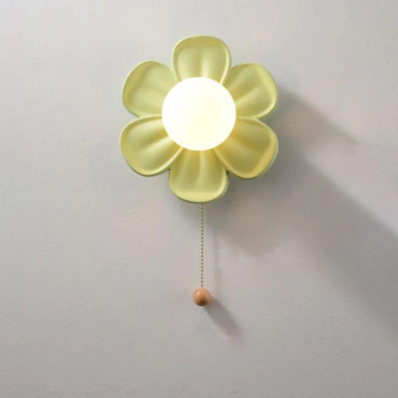 BlomstraLys Kunstnerisk Blomster Væglampe med Elegant Design