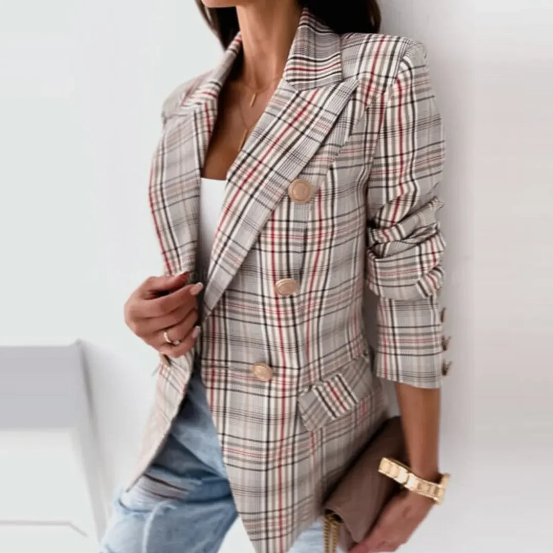 ChicCheck - Afslappet ternet blazer med stilfuldt knapdesign