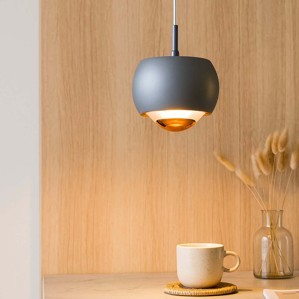 HaloForm – Minimalistisk pendellampe med LED-lys og elegant cirkulært design