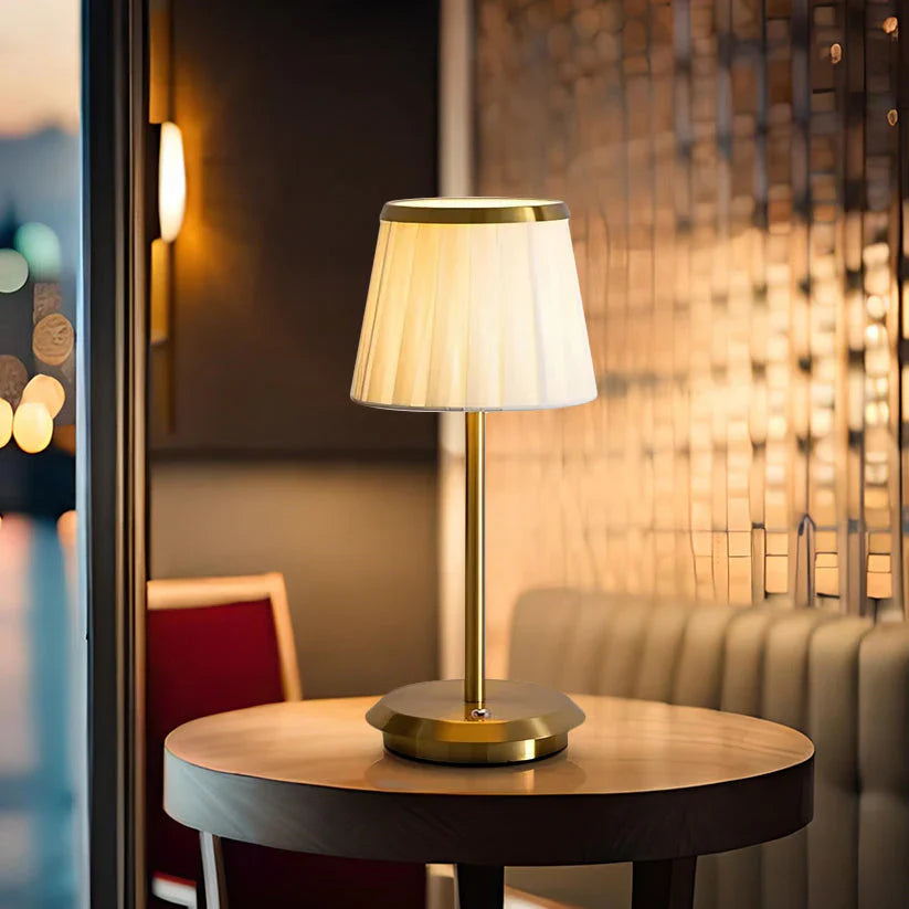 GleamTone - Elegant plisseret bordlampe