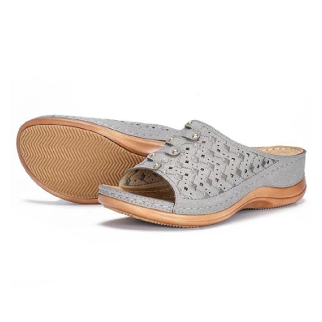 Deborah - Sandaler med åbne tæer og naglede detaljer