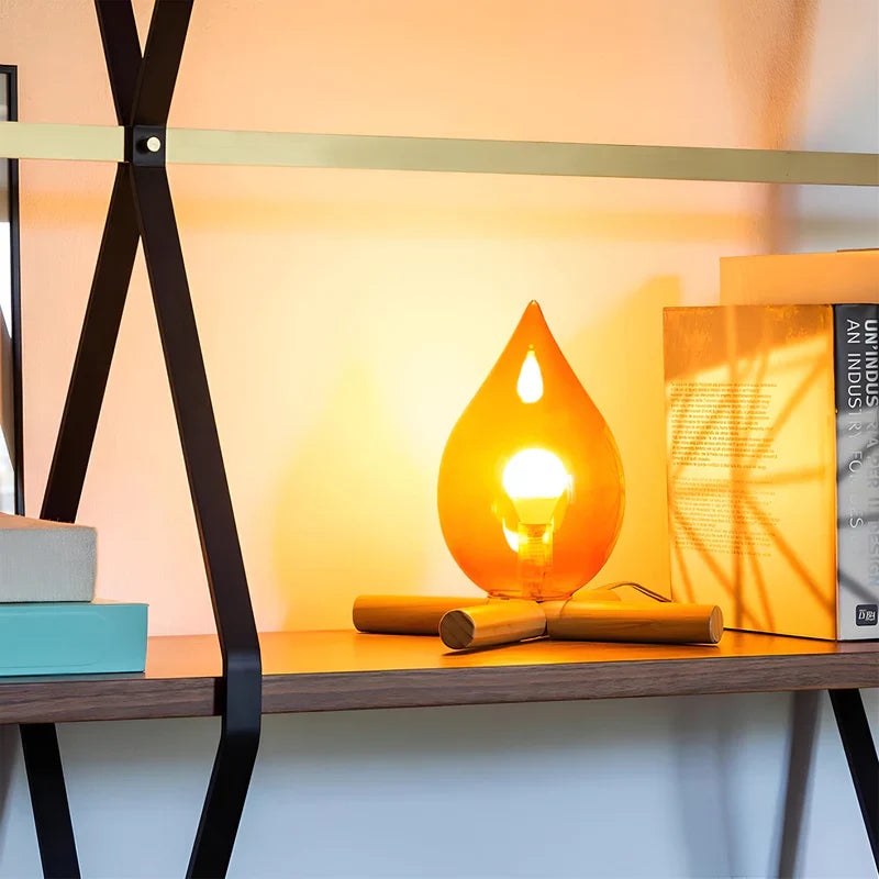 FlammeLys – Bordlampe med Træbase og Flammeeffekt for Hyggelig Atmosfære