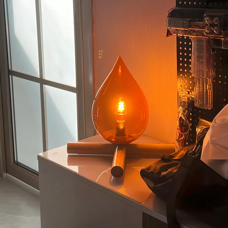 FlammeLys – Bordlampe med Træbase og Flammeeffekt for Hyggelig Atmosfære