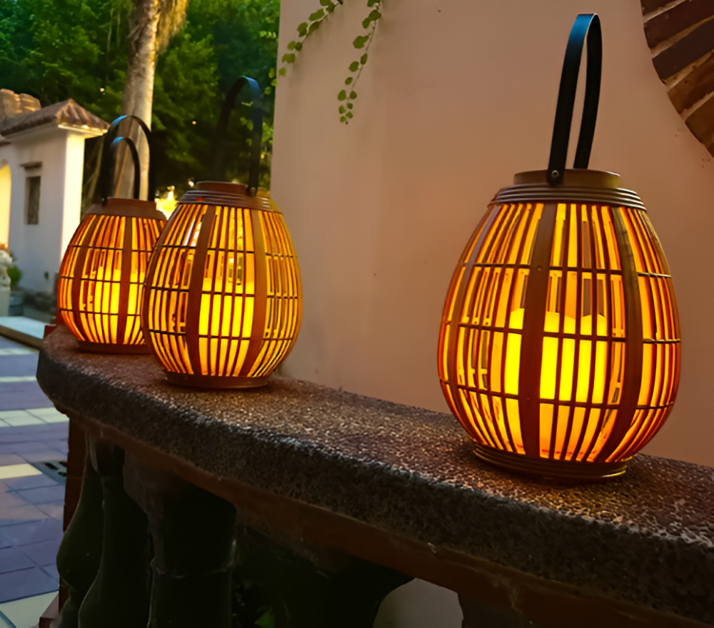 SunWeave Solar Rattan Lanterne – Elegant Belysning til Udendørs Atmosfære