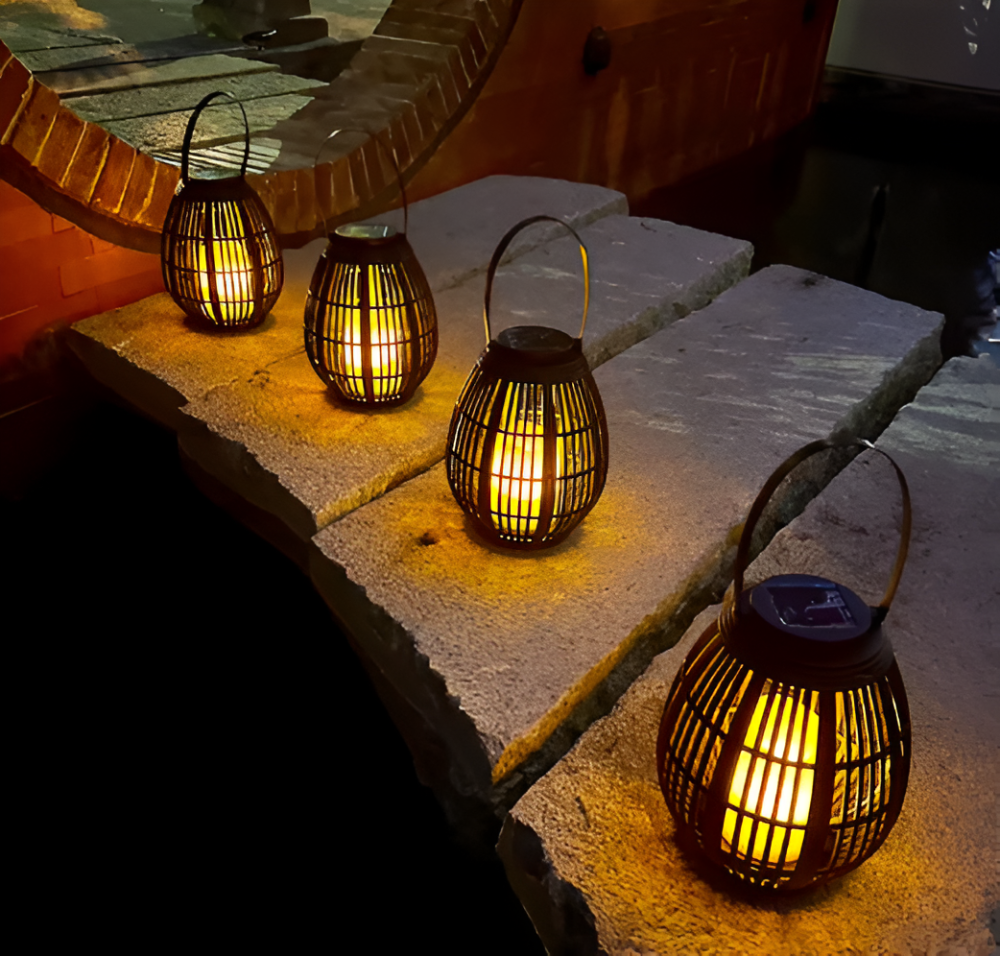 SunWeave Solar Rattan Lanterne – Elegant Belysning til Udendørs Atmosfære