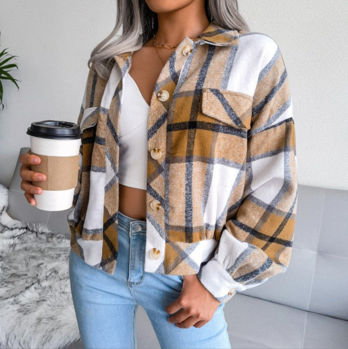 Pauline - Elegant ternet jakke med knapper