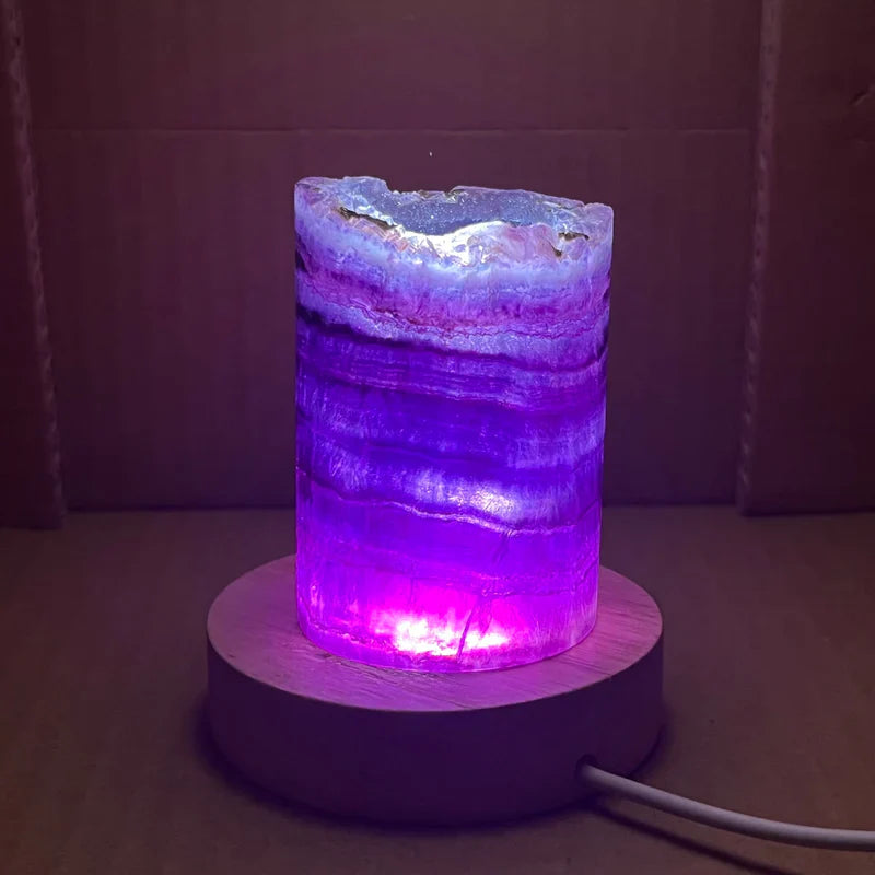 AuraFluor – Fluorit Bordlampe med Fortryllende Lyseffekter til Beroligende Atmosfære