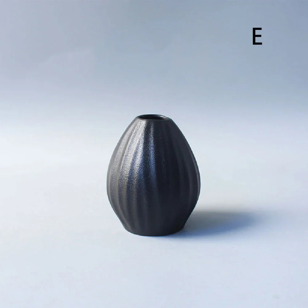 EllaForm Tekstureret Keramikvase